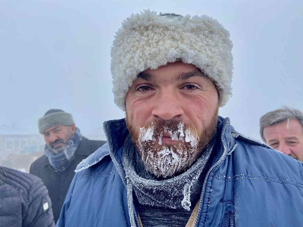 Doğu Anadolu da sıcaklıklar sıfırın altına düştü: Buz tuttu #1
