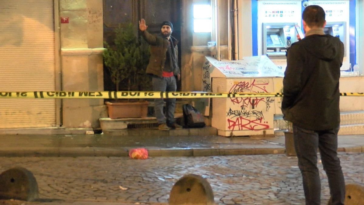 Beyoğlu nda şüpheli çanta paniği: Ölmek istiyorum ben açarım #4