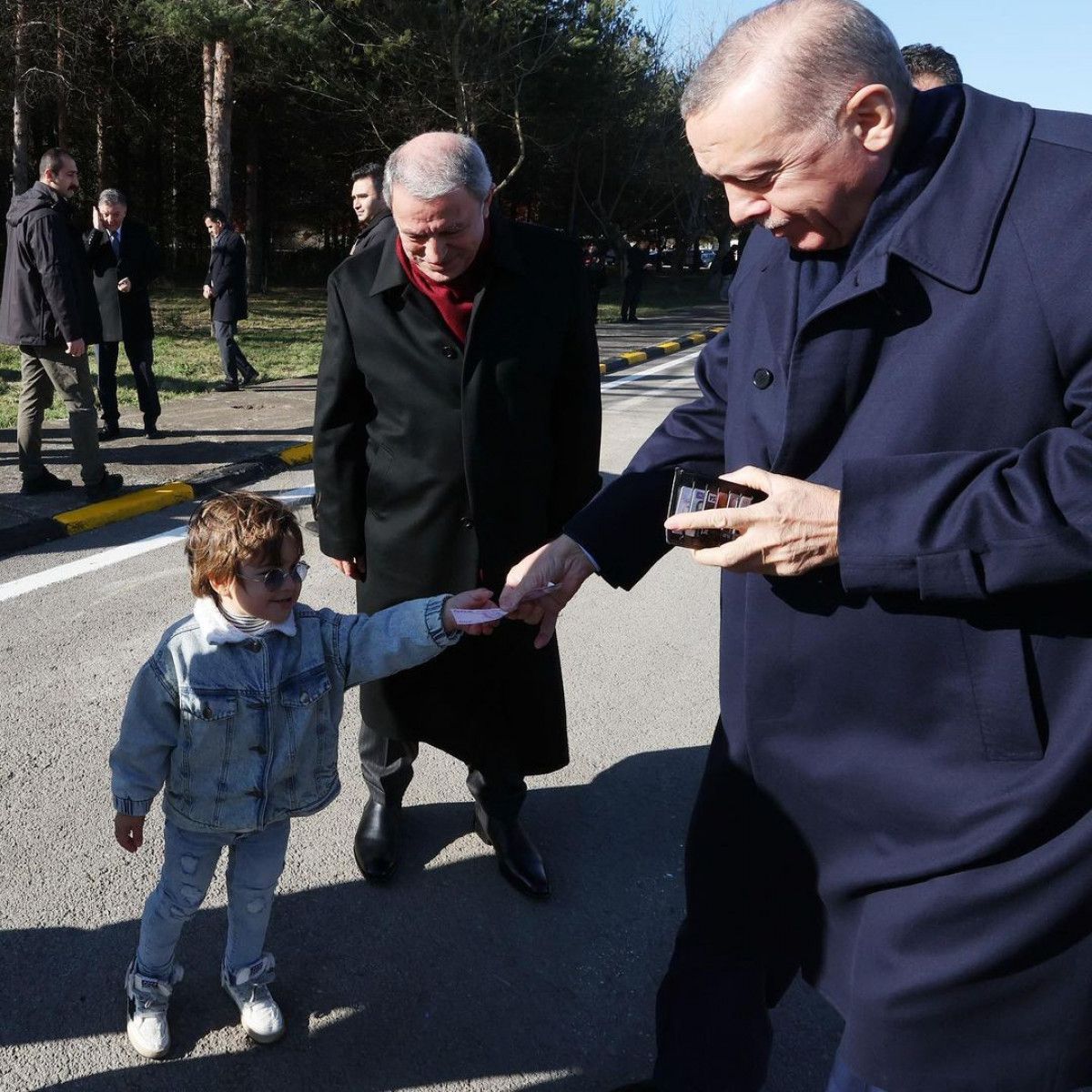 Cumhurbaşkanı Erdoğan’dan Kenan Sofuoğlu’nun oğluna harçlık #2