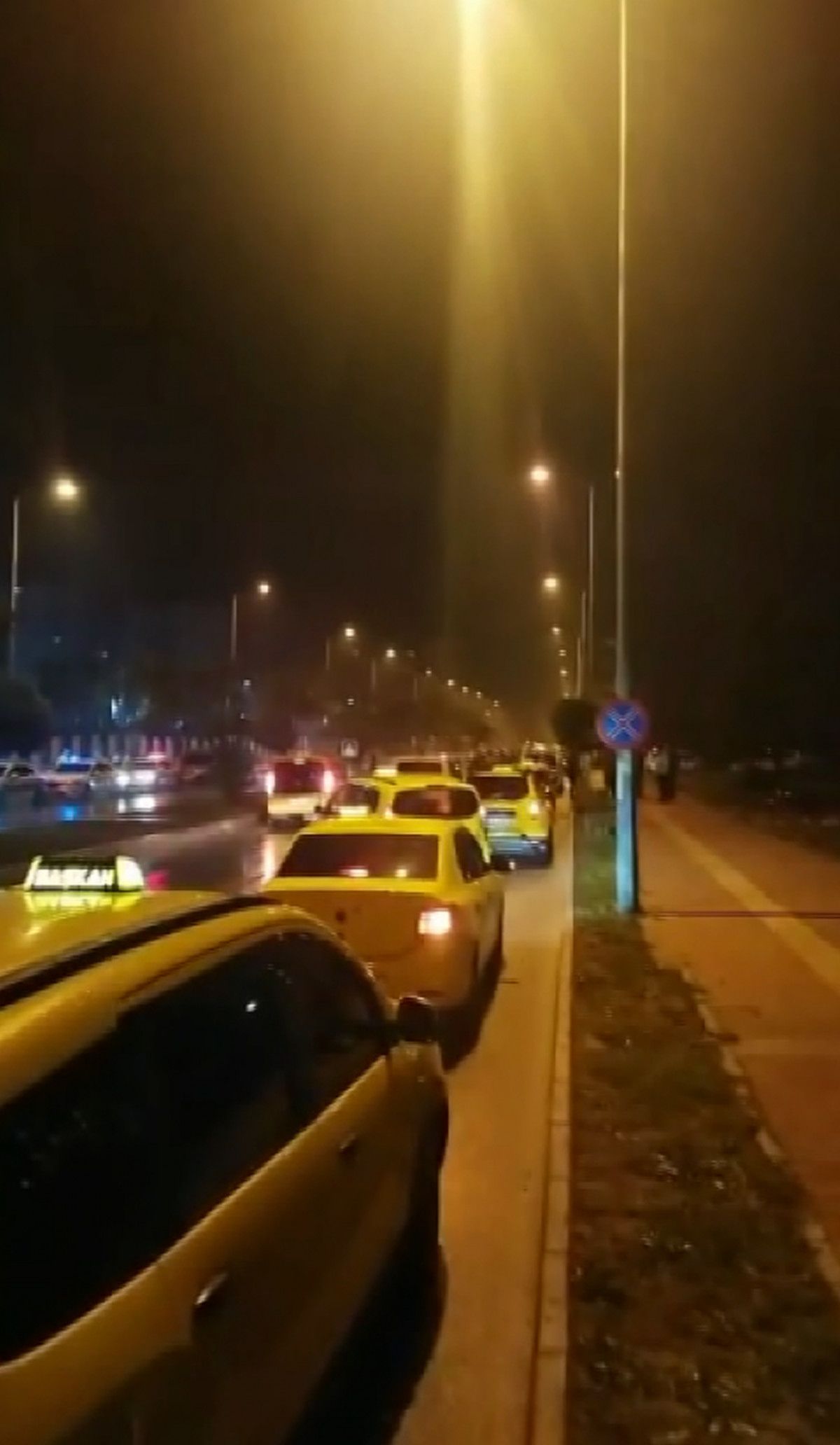 Antalya daki taksi şoförü, taşlı saldırıya uğradı #9