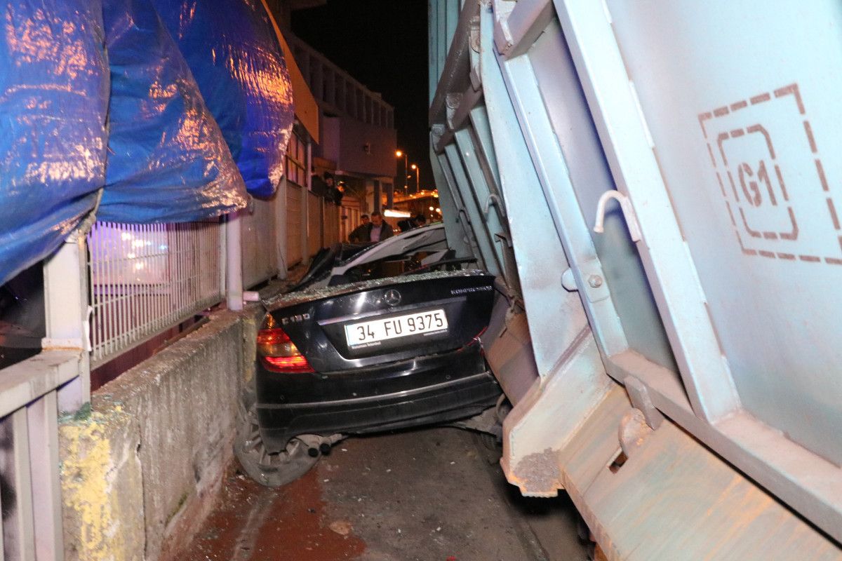 Zonguldak ta aracıyla ters yöne giren sürücü, trenle çarpıştı #6
