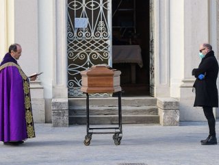 İtalya'da ölü sayısı 6 bin 820'ye çıktı
