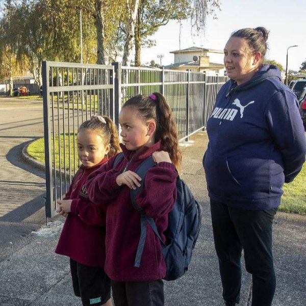Yeni Zelanda'da 800 bin öğrenci yeniden okullara döndü