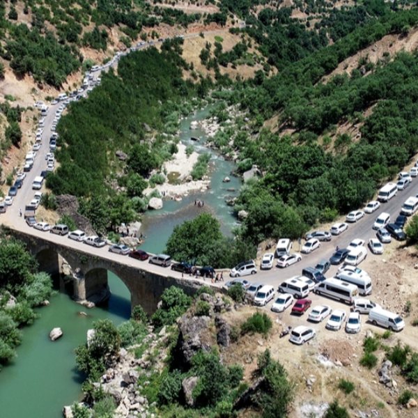 Diyarbakir Da Sicaktan Bunalan Taskopru Ye Gidiyor