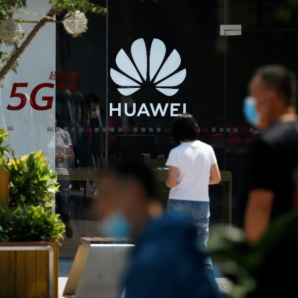 Çin, Huawei'yi yasaklayan İngiltere'ye tepkili