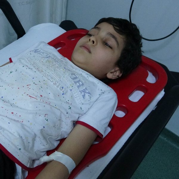 Samsun'da balkondan düşen çocuk ölümden döndü