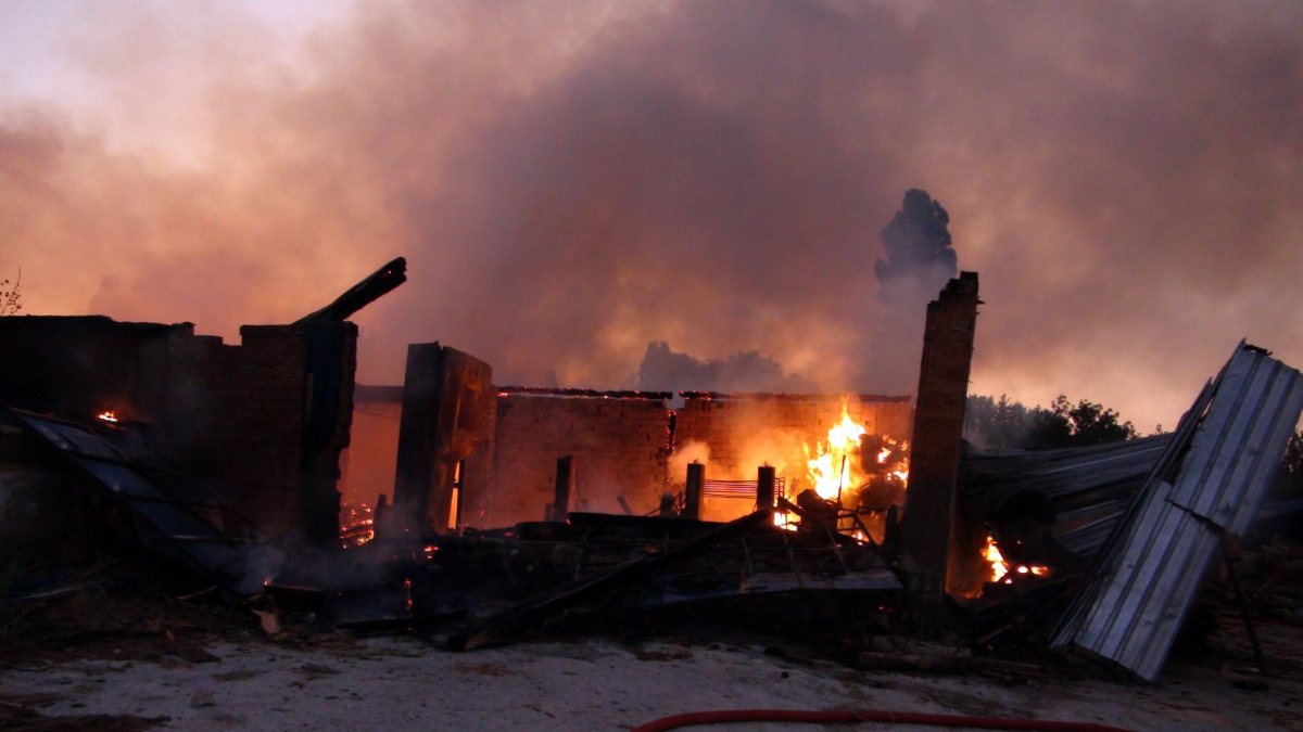 Yozgat'ta kereste fabrikası yandı