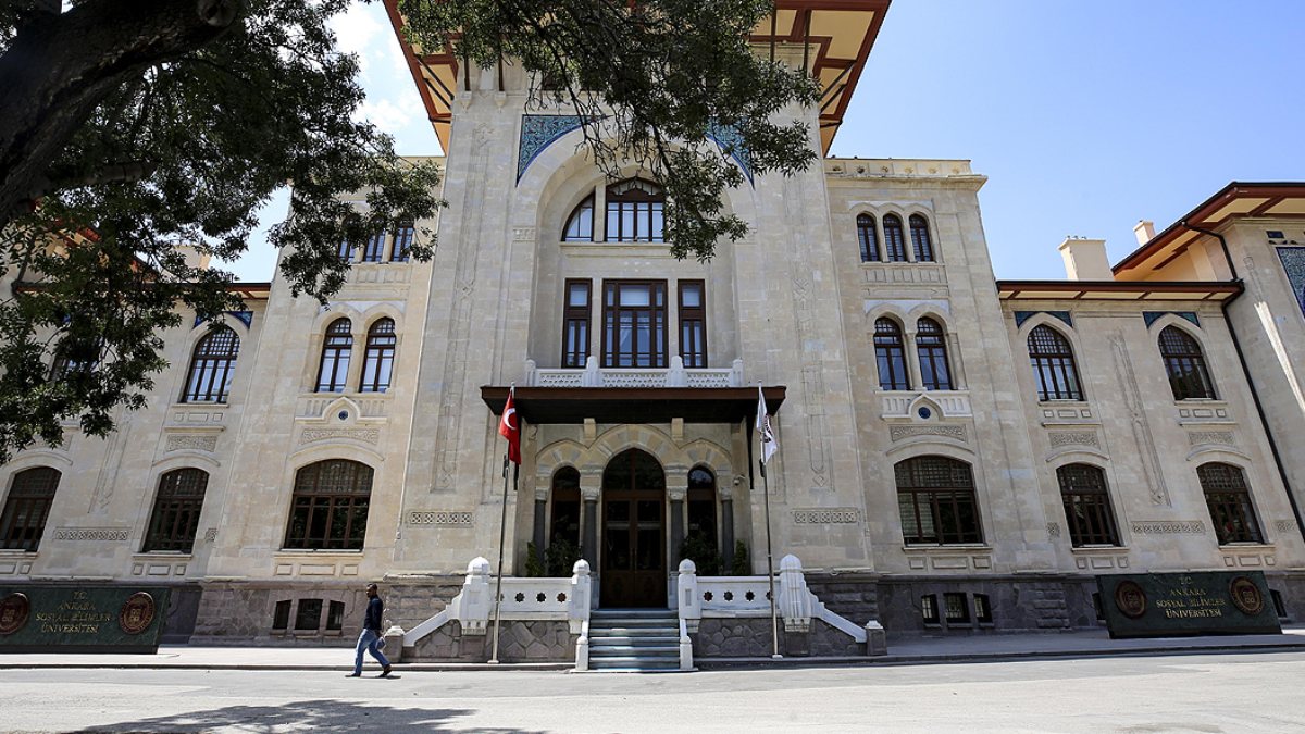 Ankara'da valiliğe bağlı kurumların çalışma saatleri değiştirildi