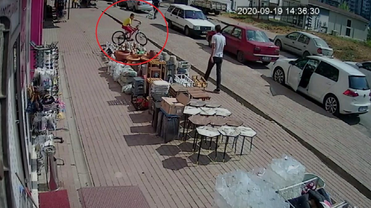 Bursa'da kendi bisikletini bırakıp başka bisikleti çalan hırsız