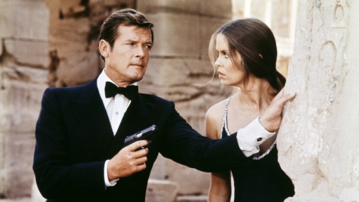 İngiliz polisi, James Bond'un çalınan silahlarını arıyor 