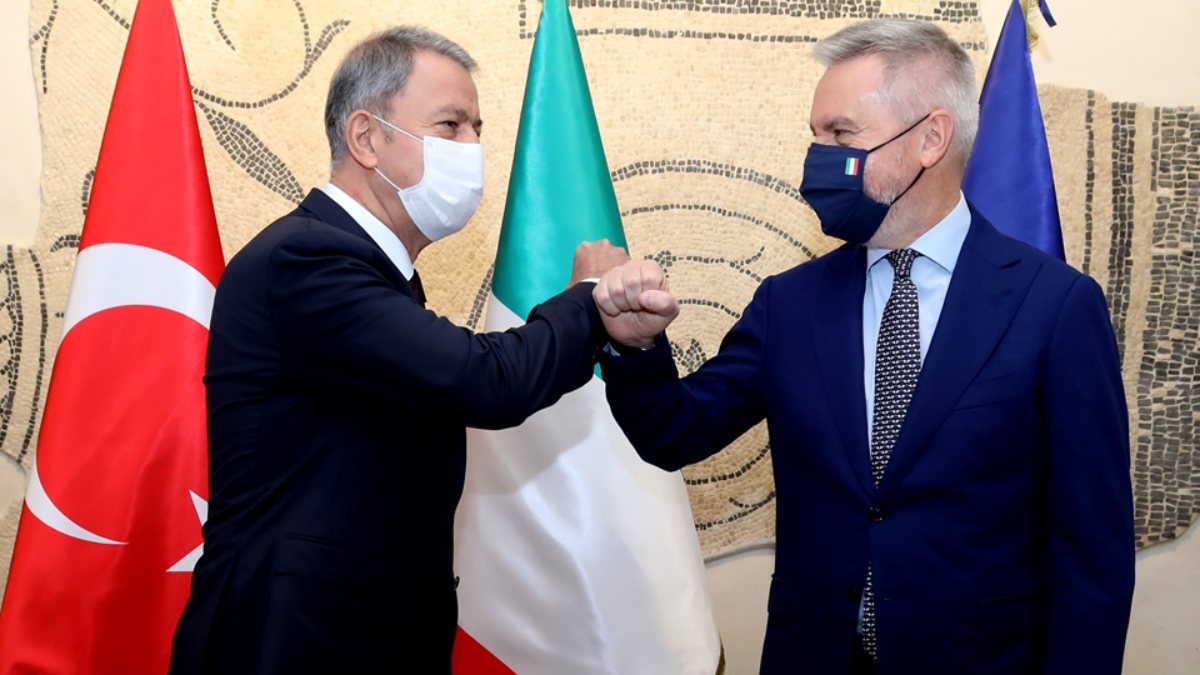 Milli Savunma Bakanı Hulusi Akar, İtalyan mevkidaşı Guerini ile görüştü