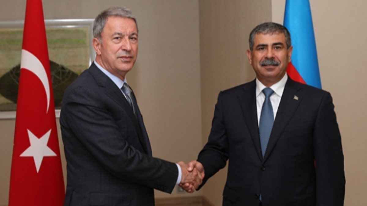 Hulusi Akar, Azerbaycan Savunma Bakanı ile görüştü