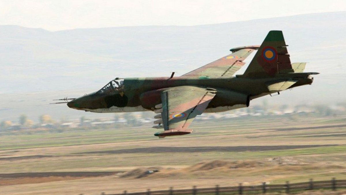 Ermenistan'a ait Su-25 savaş uçağı düşürüldü