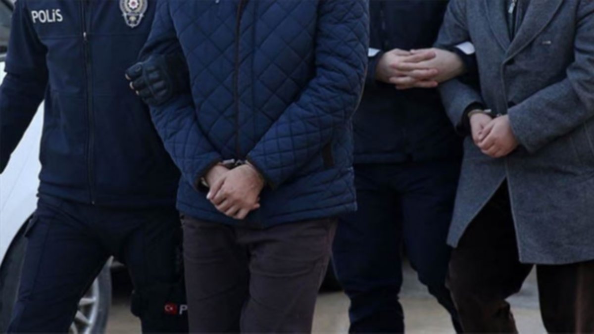 İzmir'de 4 FETÖ şüphelisi gözaltında