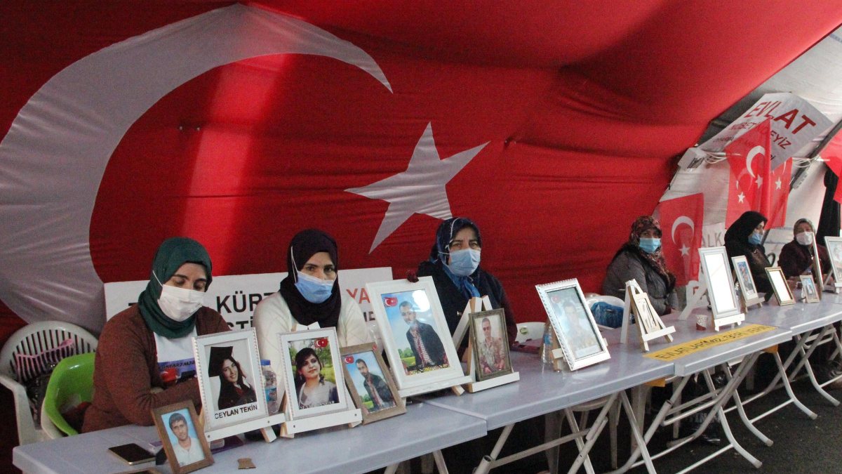 Diyarbakır'daki anne 464 gündür nöbette: HDP, oğlumu PKK'ya verdi