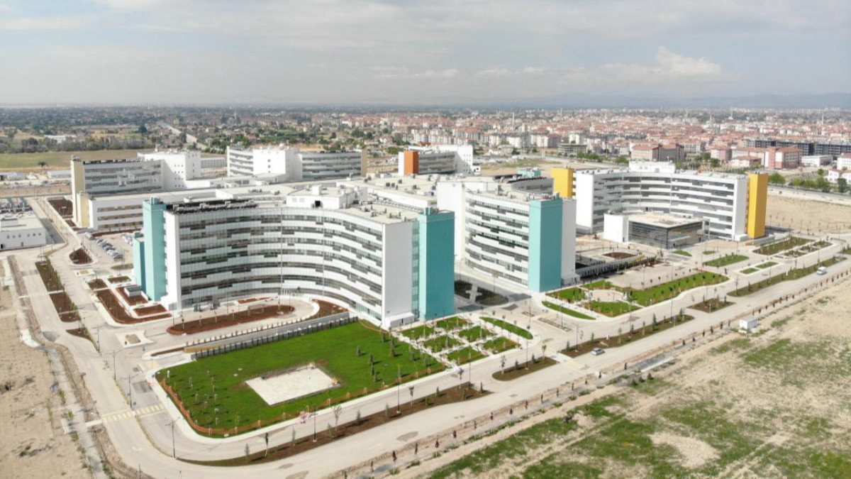 Η koronavirüsl συμβάλλει στον αγώνα κατά του νοσοκομείου που άνοιξε το 2020, 17 στην Τουρκία