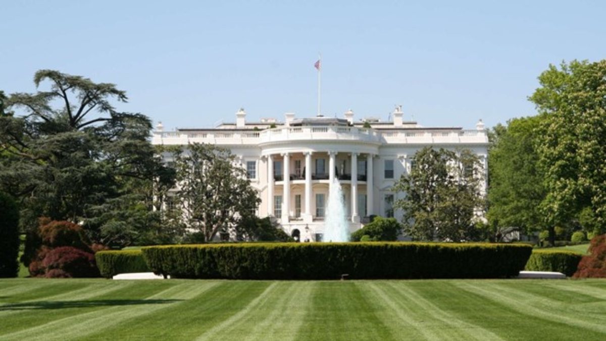 Special job posting for software developers on the new website of the White House