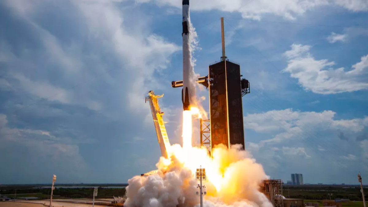 SpaceX launches 60 more Starlink internet satellites into space