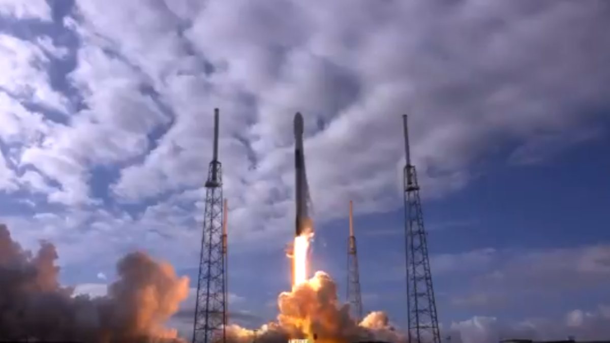 SpaceX launched 143 satellites at once