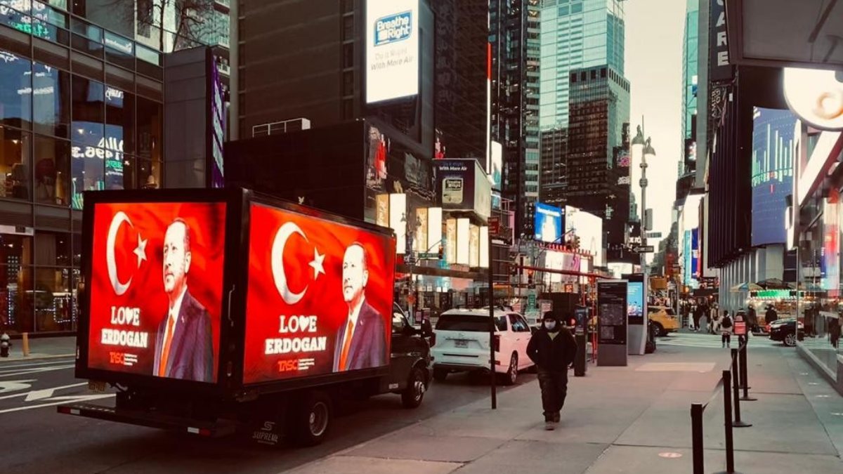 ‘Erdogan’ love in Times Square