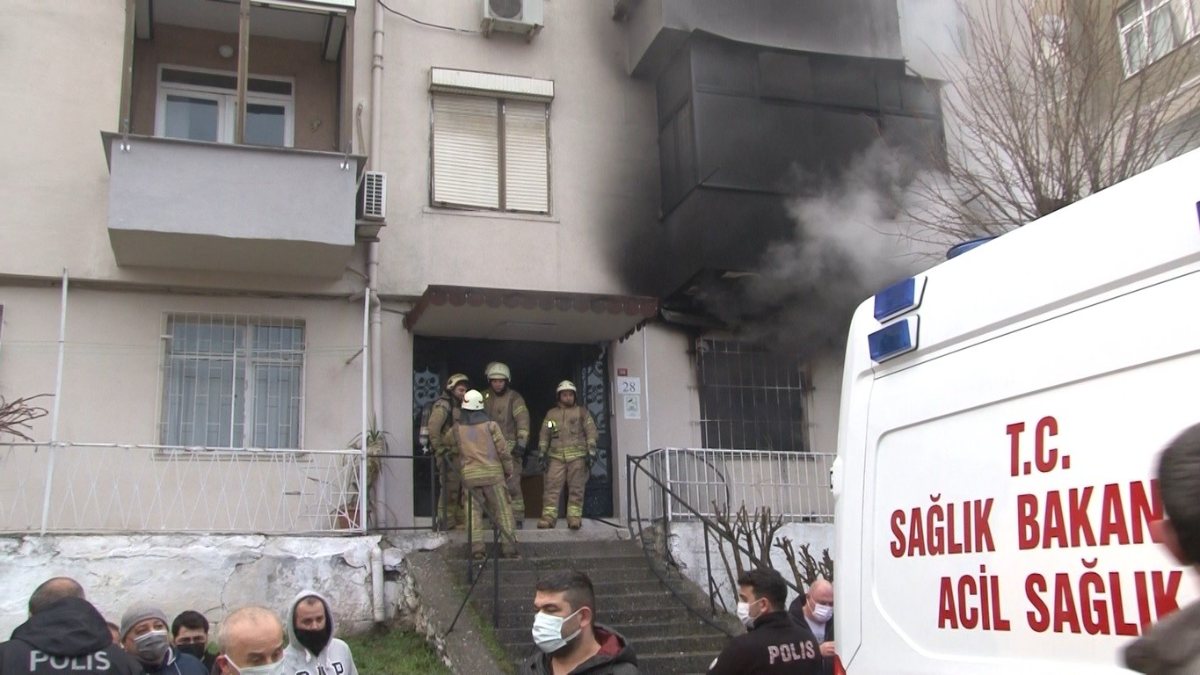 İstanbul'da çıkan yangında 1 kişi mahsur kaldı