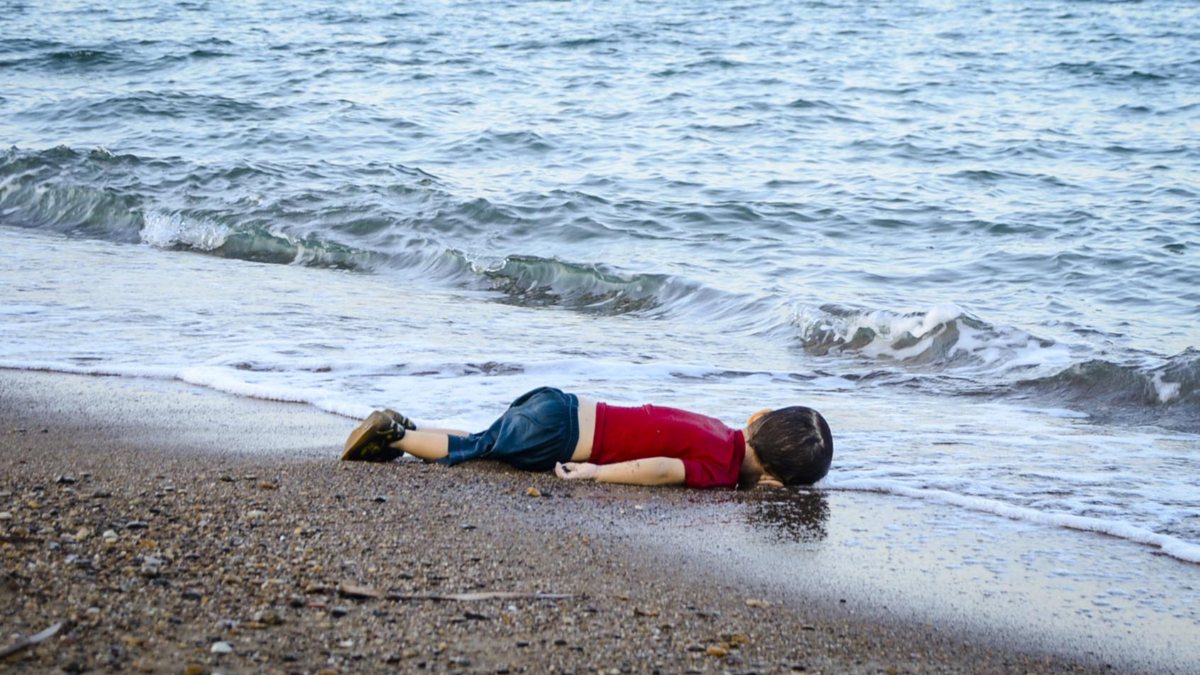 Father who gave Aylan’s painting to the Pope in Iraq: My heart cried, I kept silent