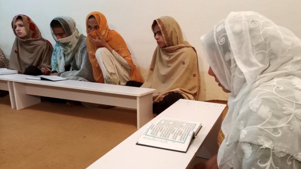 LGBT individuals in Pakistan started to teach Quran lessons