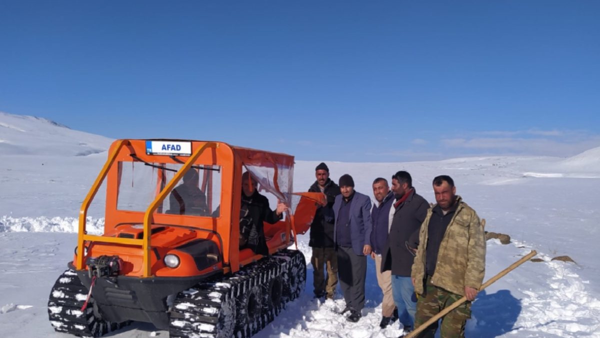 Bitlis'te donma tehlikesi geçiren 8 kişiyi jandarma ve AFAD kurtardı