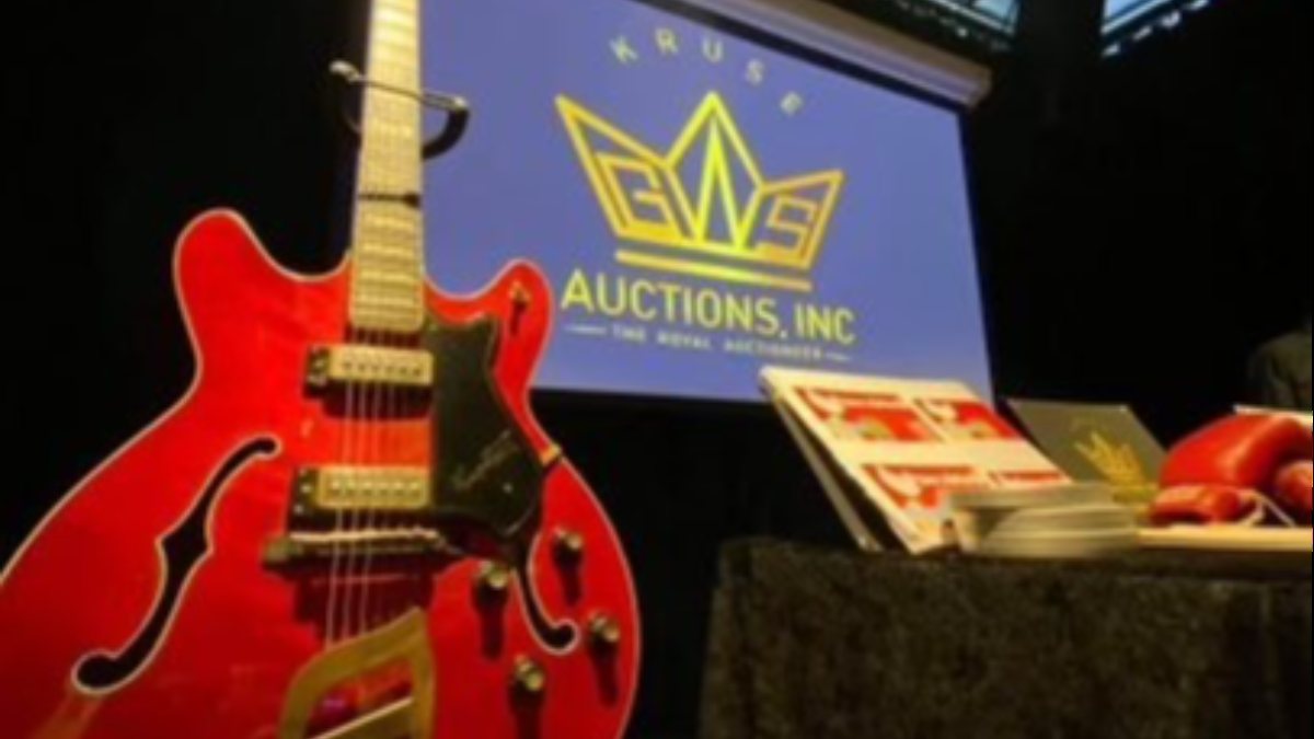 Elvis Presley’s guitar sells for record price