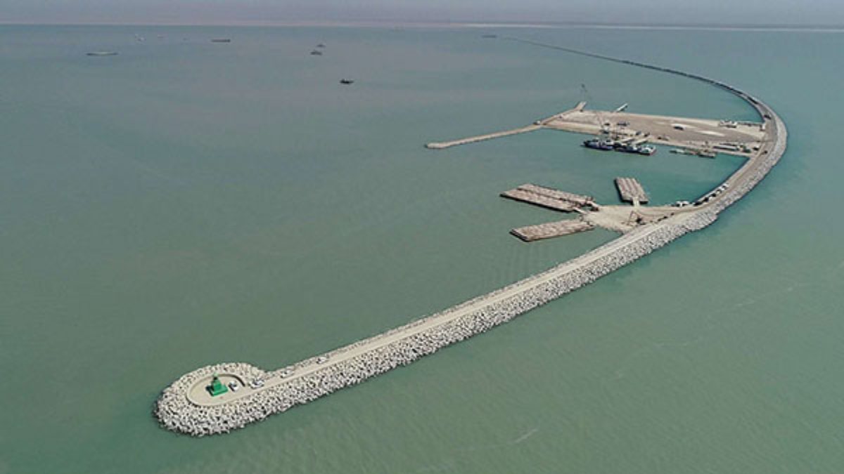 Iraq brought up the Fav Port as an alternative to the Suez Canal