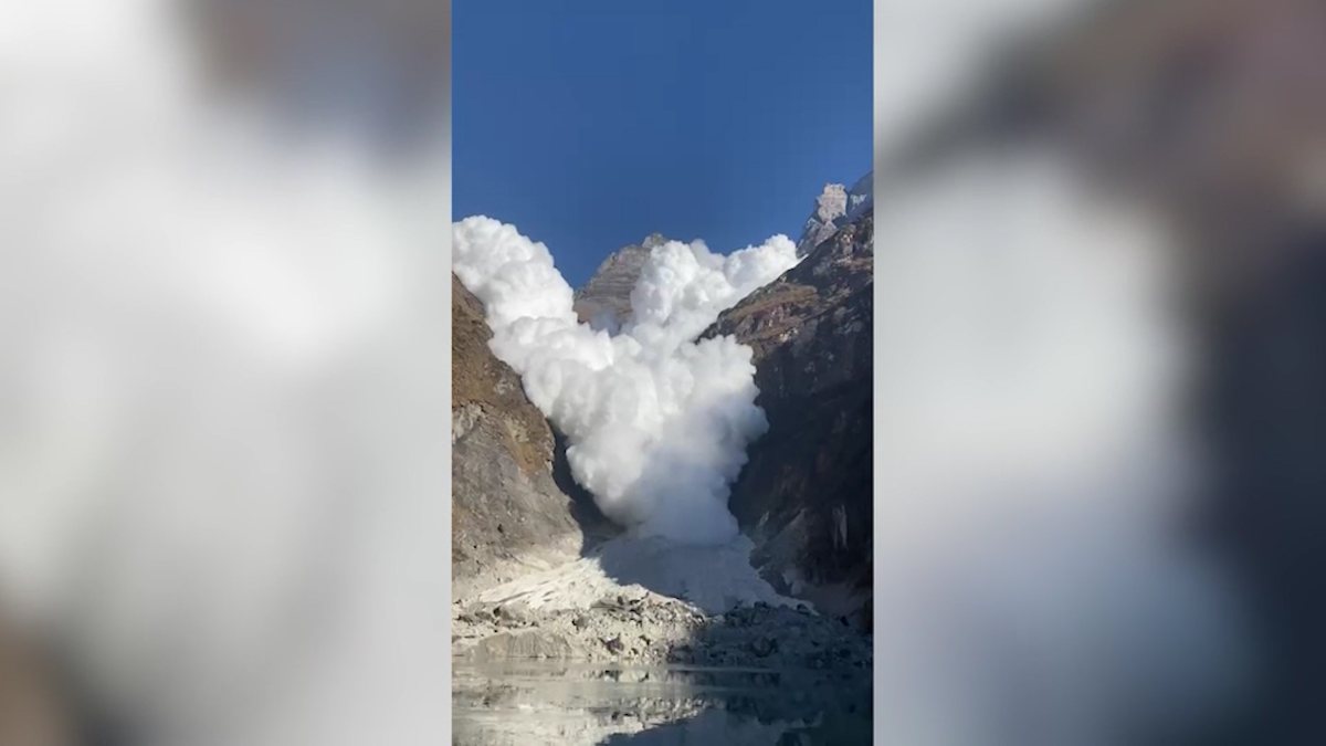 Campers saw the giant avalanche falling in Nepal