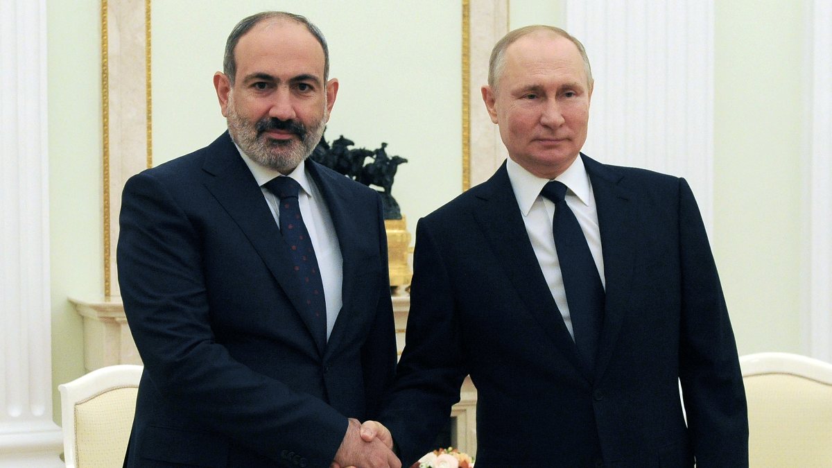 Vladimir Putin discussed Karabakh with Nikol Pashinyan