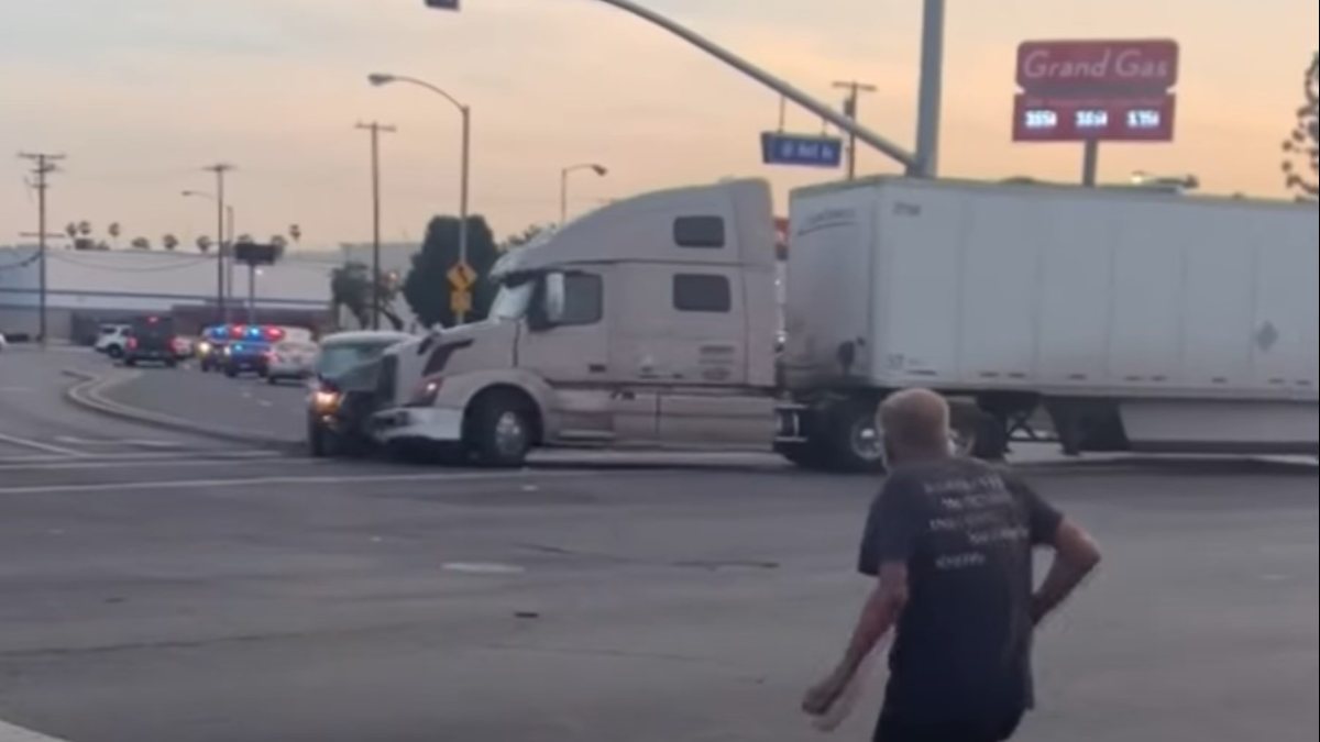 He stopped the driver who escaped from the police in the USA with a truck