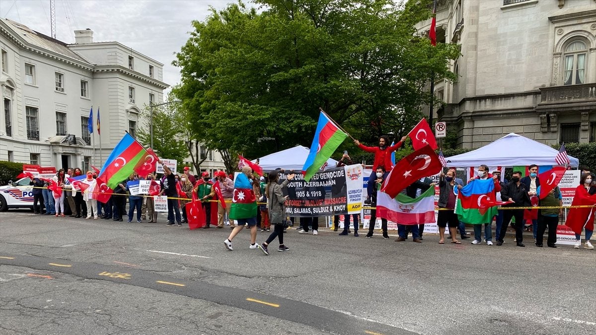 Turks living in the USA took to the streets against Biden