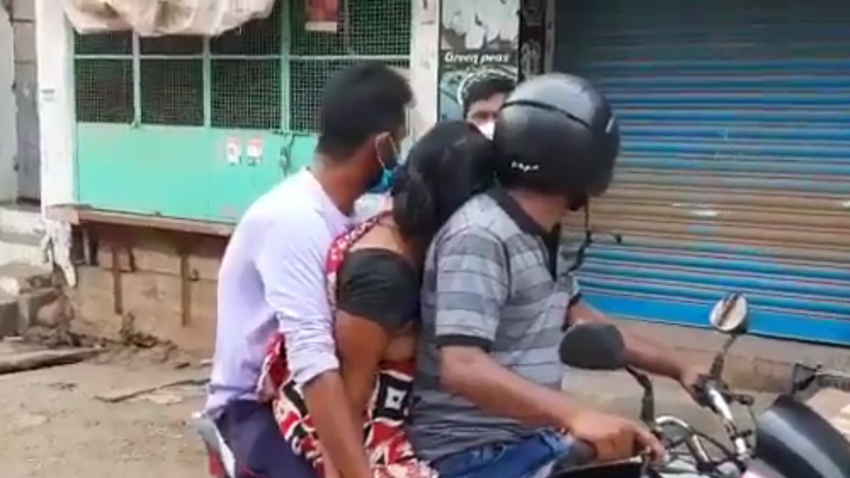 In India, they carried their mother’s dead body on a motorcycle