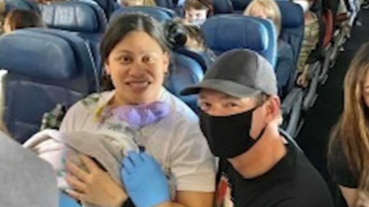 A woman in the USA gave birth on a plane