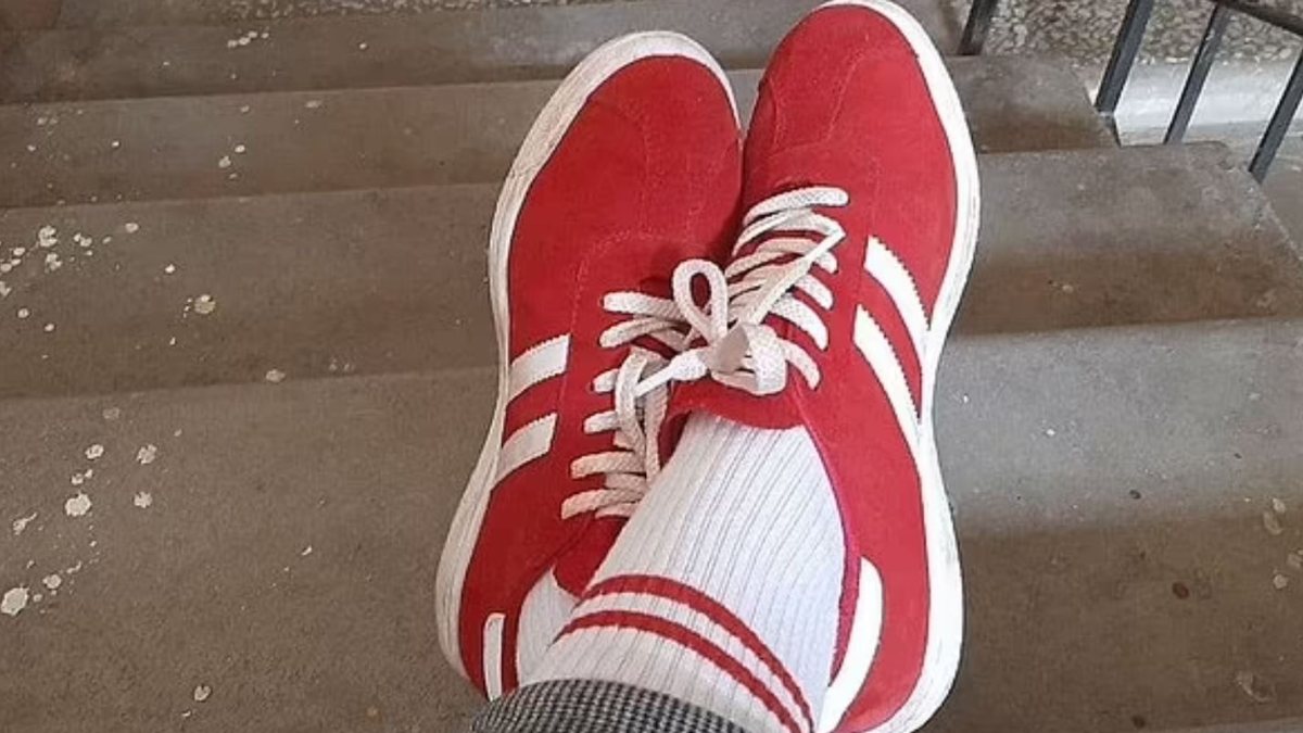 Red-white shoe fine for woman in Belarus