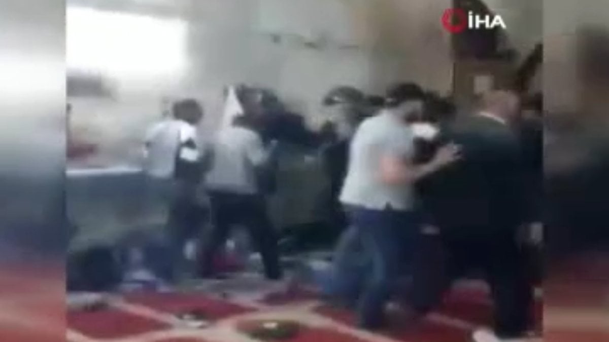 The moment of the Israeli forces’ attack on Al-Aqsa Mosque is on camera