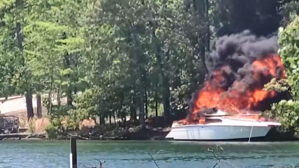 Explosion on a yacht in the USA