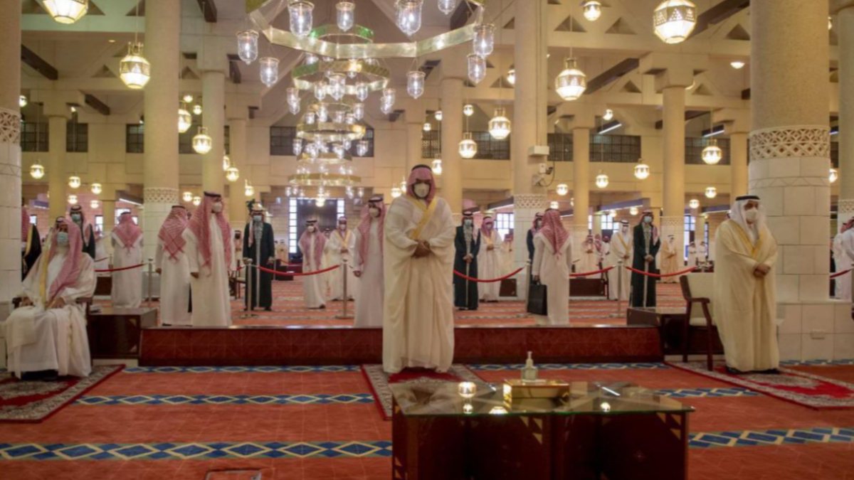 Armored protection for Saudi Crown Prince Salman during Eid prayer