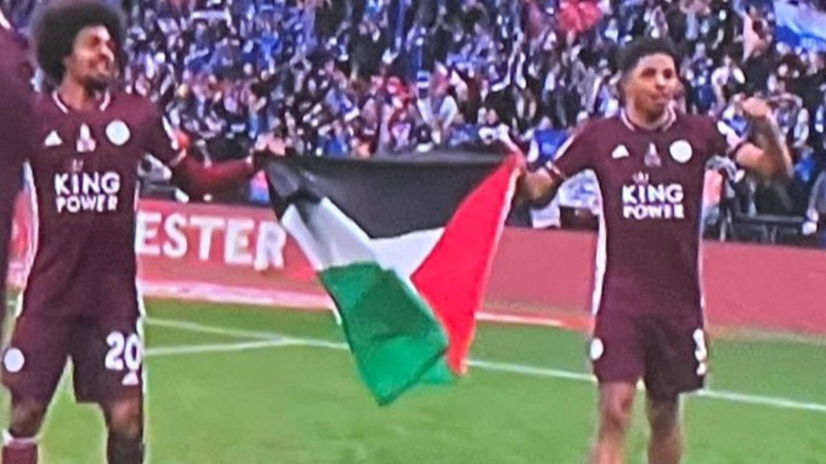 Celebration with Palestinian flag from Leicester City
