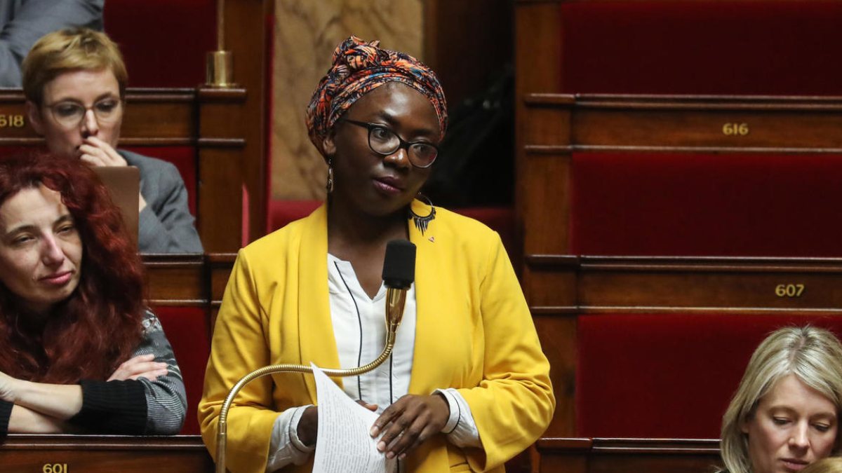 French lawmaker accused of antisemitism abandons live broadcast
