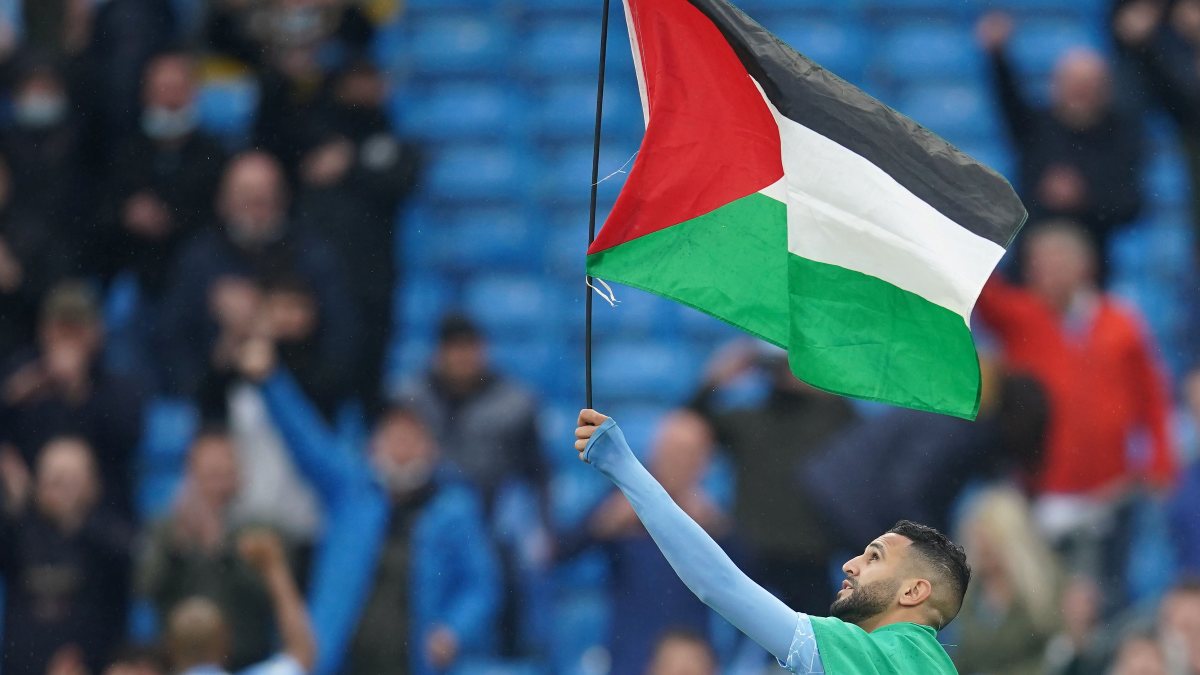 Riyad Mahrez'den Filistin'e bayraklı destek
