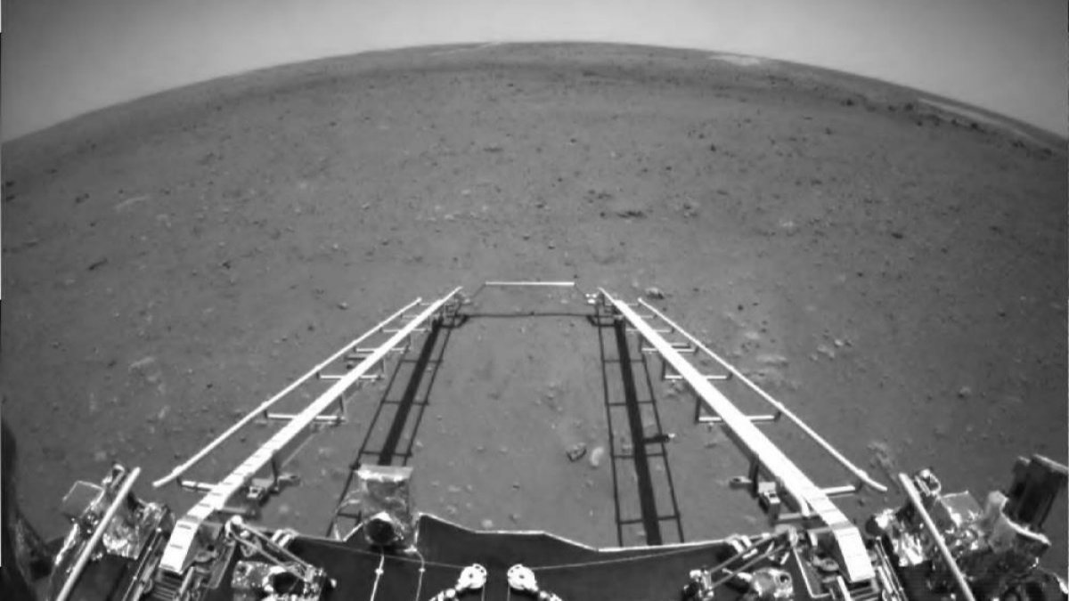 Çin’in Mars keşif aracı yüzeye ayak bastı