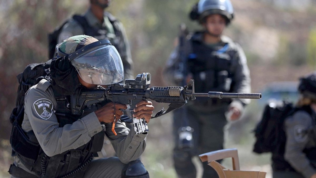 Israeli army shot a Palestinian