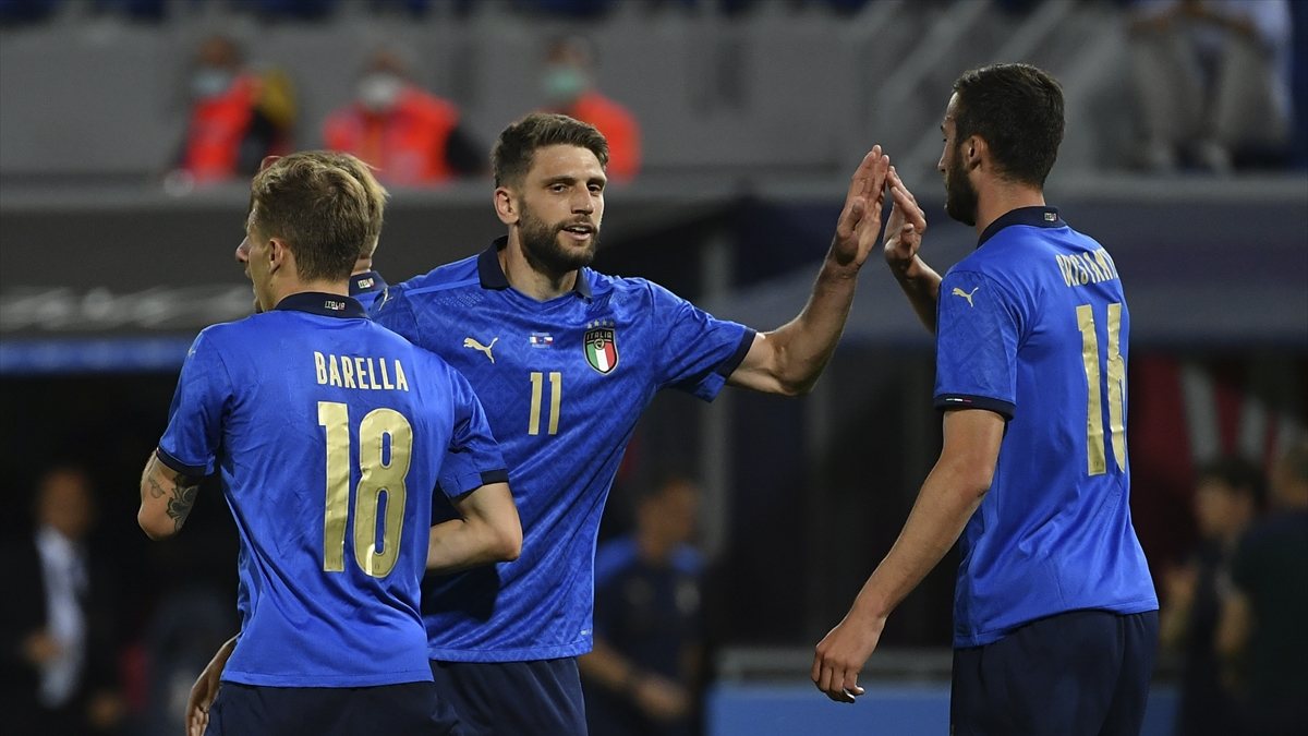 EURO 2020'deki ilk rakibimiz İtalya, Çekya'yı farklı yendi