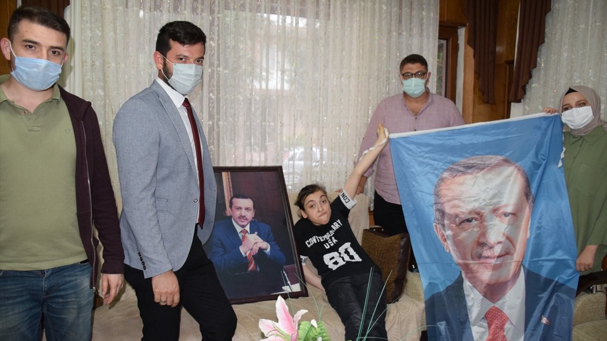 Cumhurbaşkanı Erdoğan'dan serebral palsi hastası Merve'ye video mesaj