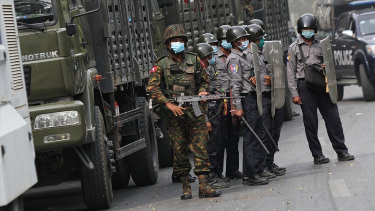 At least 800 soldiers deserted in Myanmar