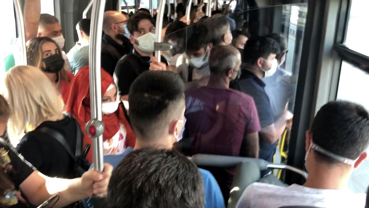 Metrobüs de İstanbul trafiği de 'normale' döndü