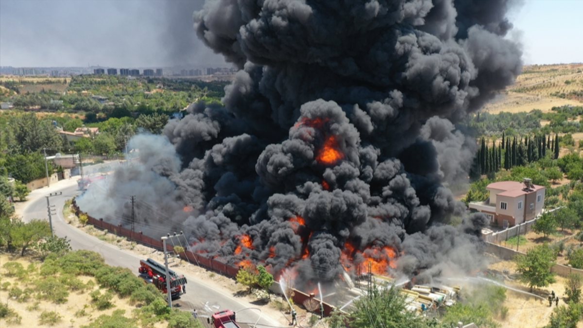 Gaziantep'te hurda deposunda yangın